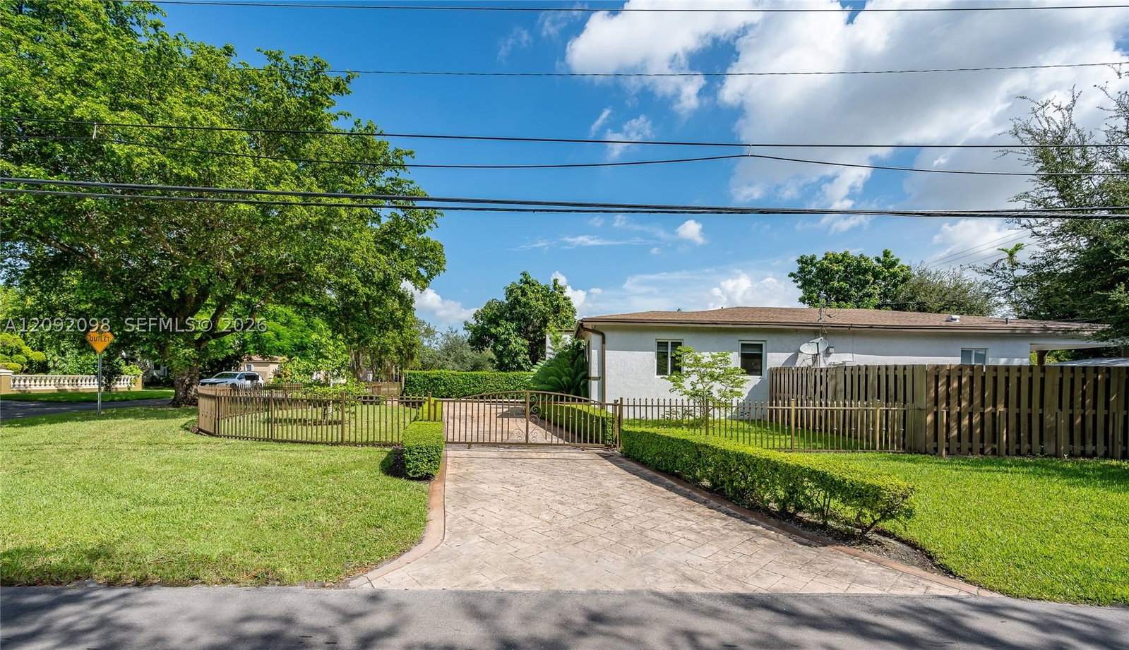 Real estate property located at 589 Miller Dr, Miami-dade, Foust Sub, Miami Springs, FL