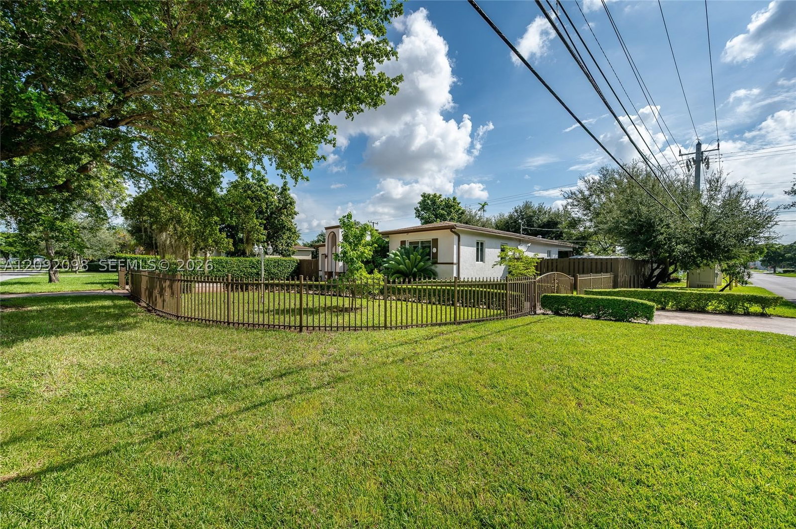 Real estate property located at 589 Miller Dr, Miami-dade, Foust Sub, Miami Springs, FL