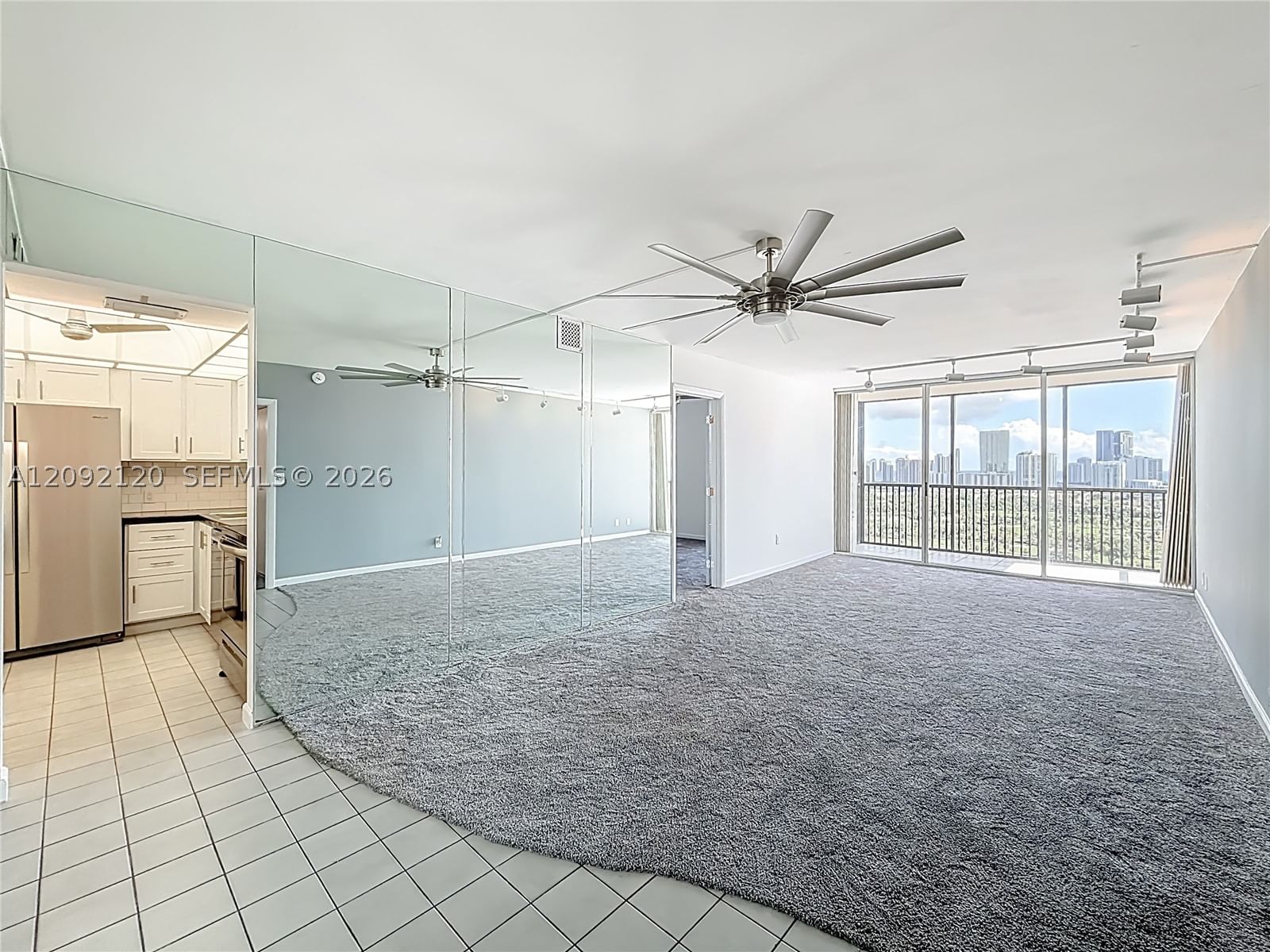Real estate property located at 20301 Country Club Dr. #2428, Miami-dade, Coronado Condo- Tower Ii, Aventura, FL