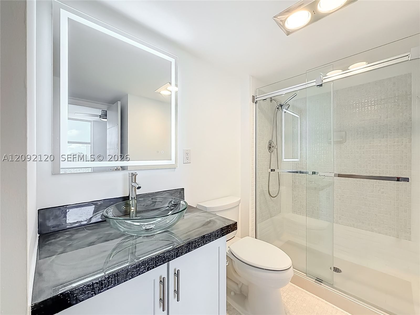 Real estate property located at 20301 Country Club Dr. #2428, Miami-dade, Coronado Condo- Tower Ii, Aventura, FL