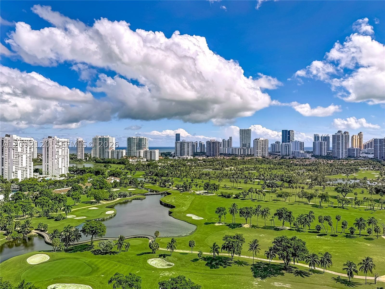 Real estate property located at 20301 Country Club Dr. #2428, Miami-dade, Coronado Condo- Tower Ii, Aventura, FL