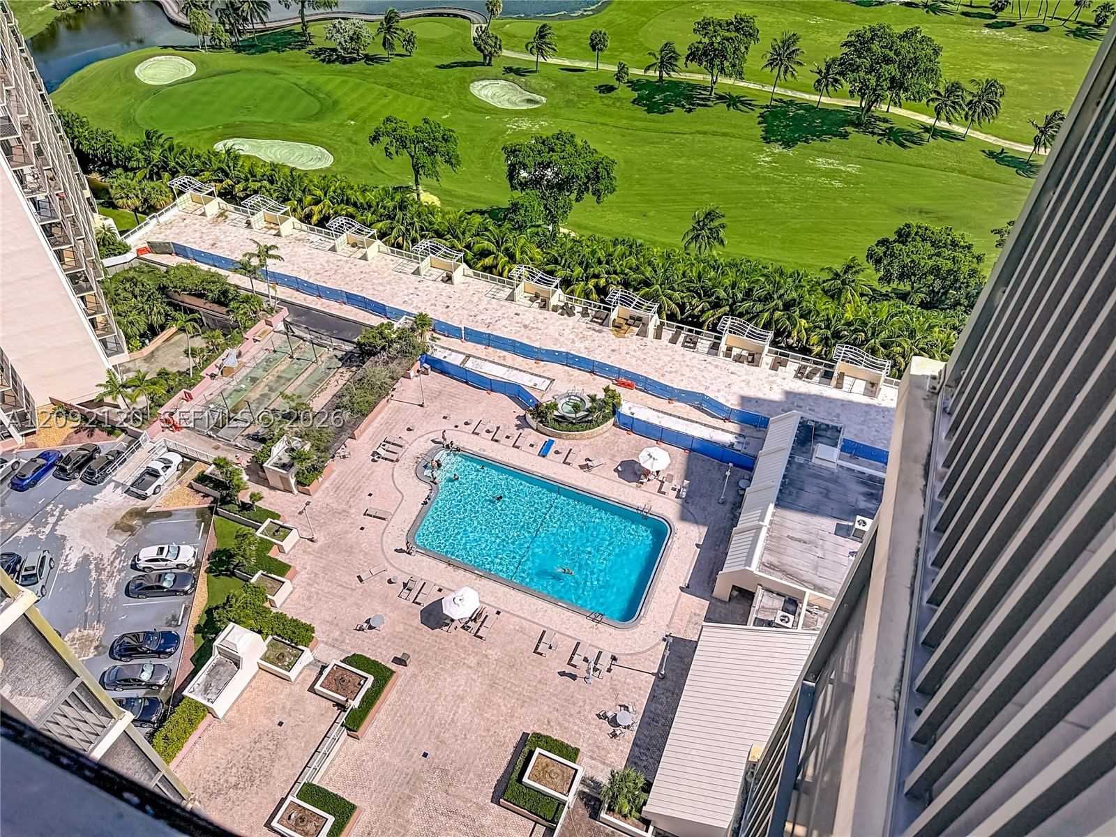 Real estate property located at 20301 Country Club Dr. #2428, Miami-dade, Coronado Condo- Tower Ii, Aventura, FL