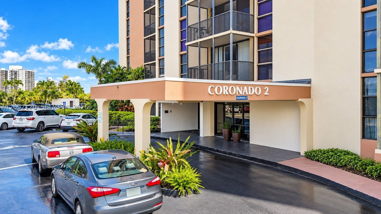 Real estate property located at 20301 Country Club Dr. #2428, Miami-dade, Coronado Condo- Tower Ii, Aventura, FL