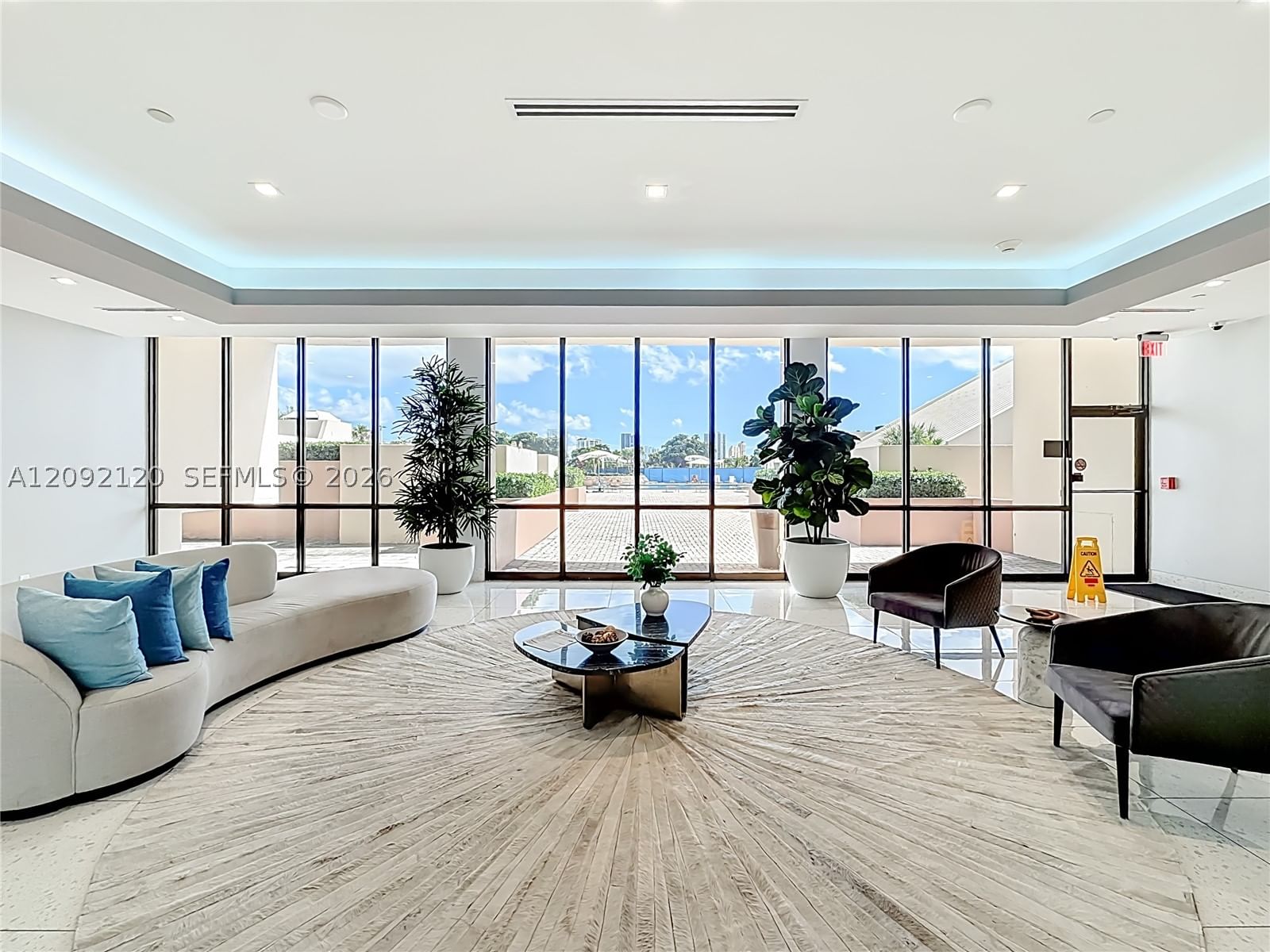 Real estate property located at 20301 Country Club Dr. #2428, Miami-dade, Coronado Condo- Tower Ii, Aventura, FL