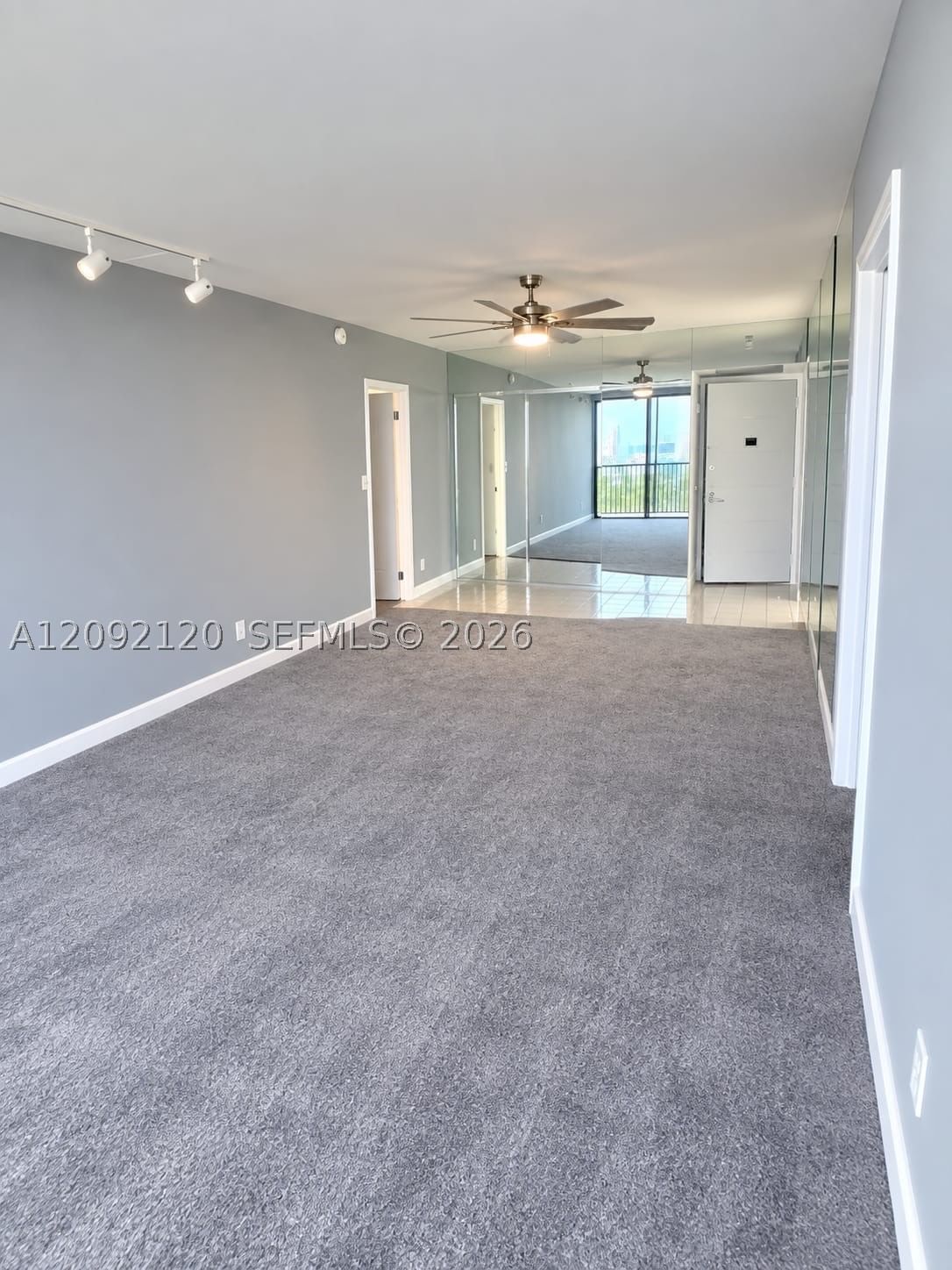 Real estate property located at 20301 Country Club Dr. #2428, Miami-dade, Coronado Condo- Tower Ii, Aventura, FL