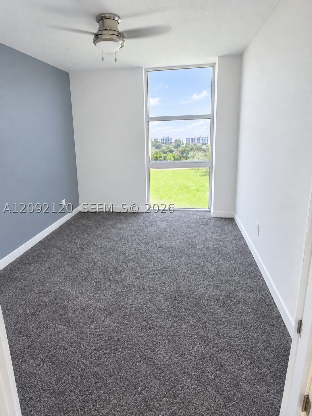 Real estate property located at 20301 Country Club Dr. #2428, Miami-dade, Coronado Condo- Tower Ii, Aventura, FL