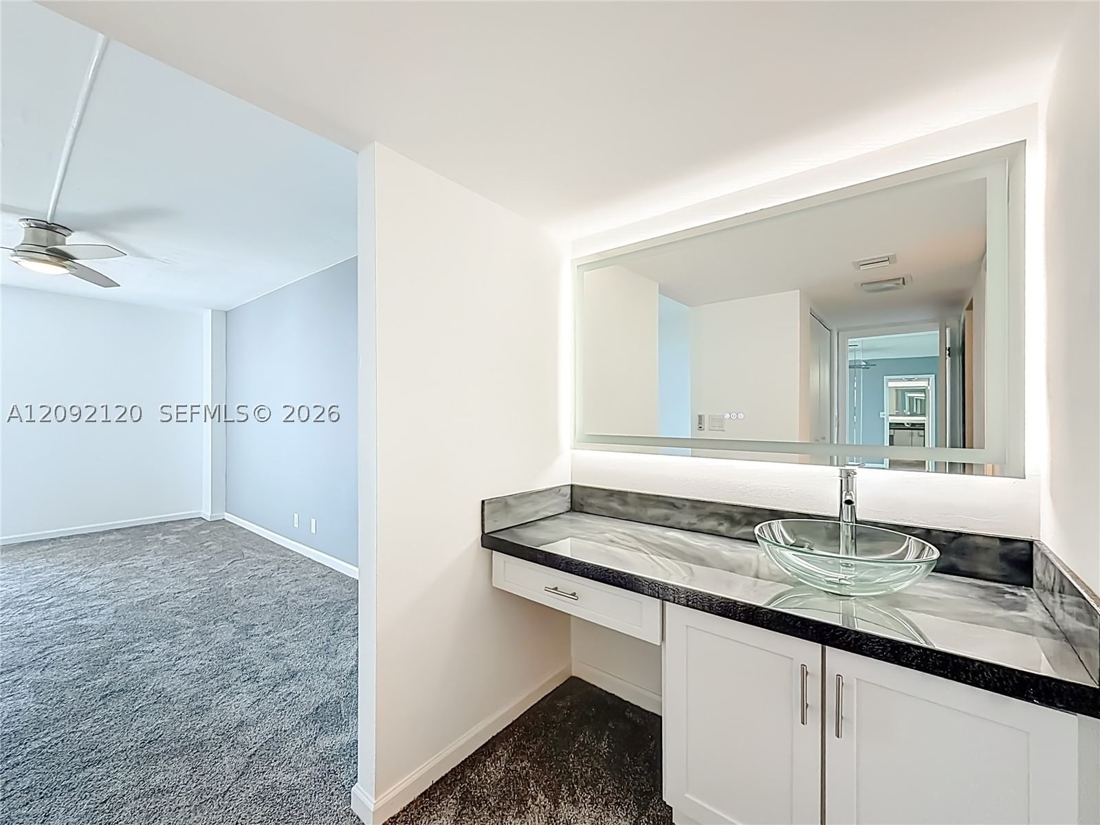 Real estate property located at 20301 Country Club Dr. #2428, Miami-dade, Coronado Condo- Tower Ii, Aventura, FL