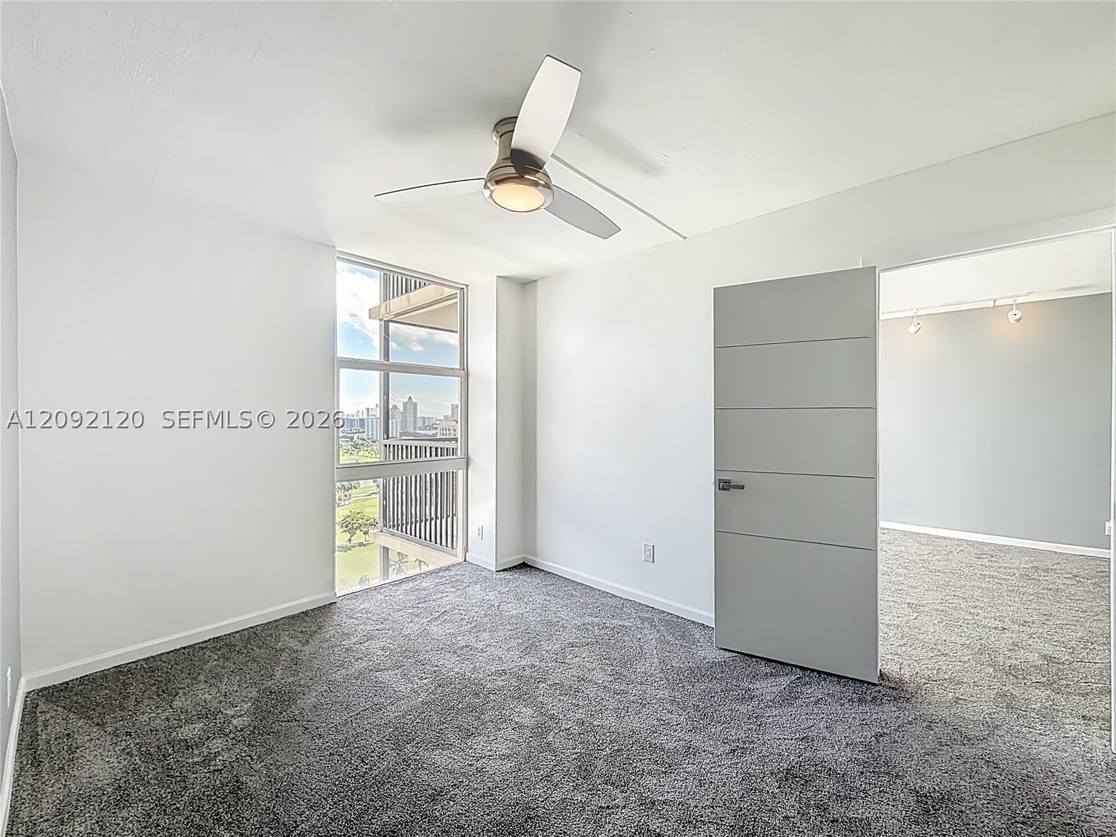 Real estate property located at 20301 Country Club Dr. #2428, Miami-dade, Coronado Condo- Tower Ii, Aventura, FL
