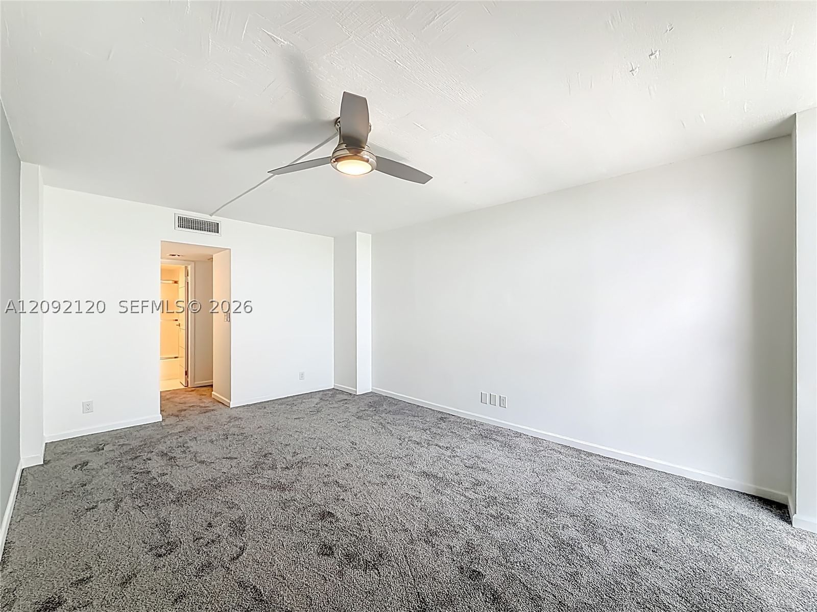 Real estate property located at 20301 Country Club Dr. #2428, Miami-dade, Coronado Condo- Tower Ii, Aventura, FL