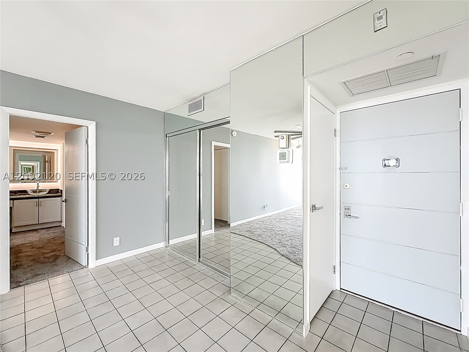 Real estate property located at 20301 Country Club Dr. #2428, Miami-dade, Coronado Condo- Tower Ii, Aventura, FL