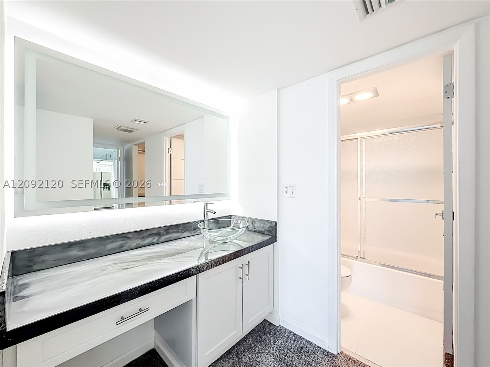 Real estate property located at 20301 Country Club Dr. #2428, Miami-dade, Coronado Condo- Tower Ii, Aventura, FL