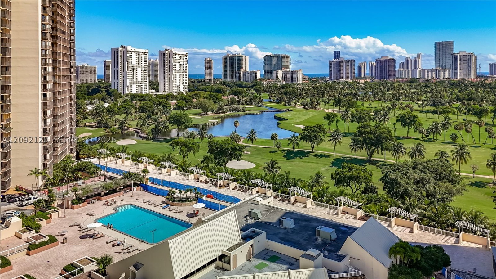 Real estate property located at 20301 Country Club Dr. #2428, Miami-dade, Coronado Condo- Tower Ii, Aventura, FL