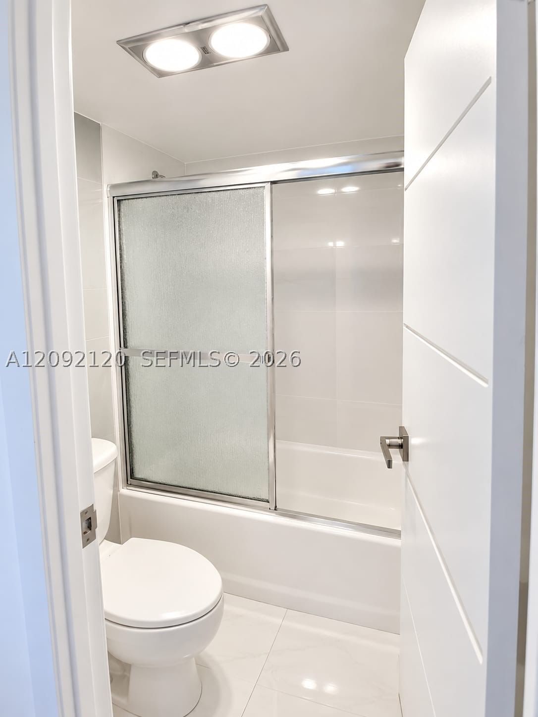 Real estate property located at 20301 Country Club Dr. #2428, Miami-dade, Coronado Condo- Tower Ii, Aventura, FL