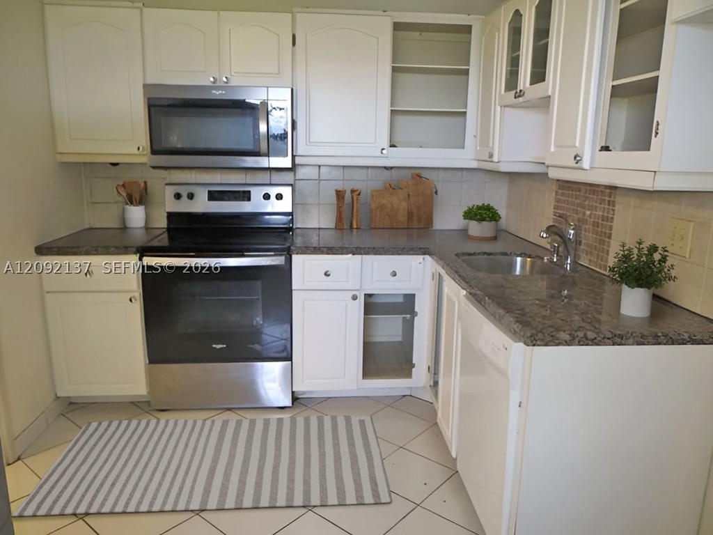 Real estate property located at 3499 Oaks Way #708, Broward, No 117 Palm-aire Country, Pompano Beach, FL