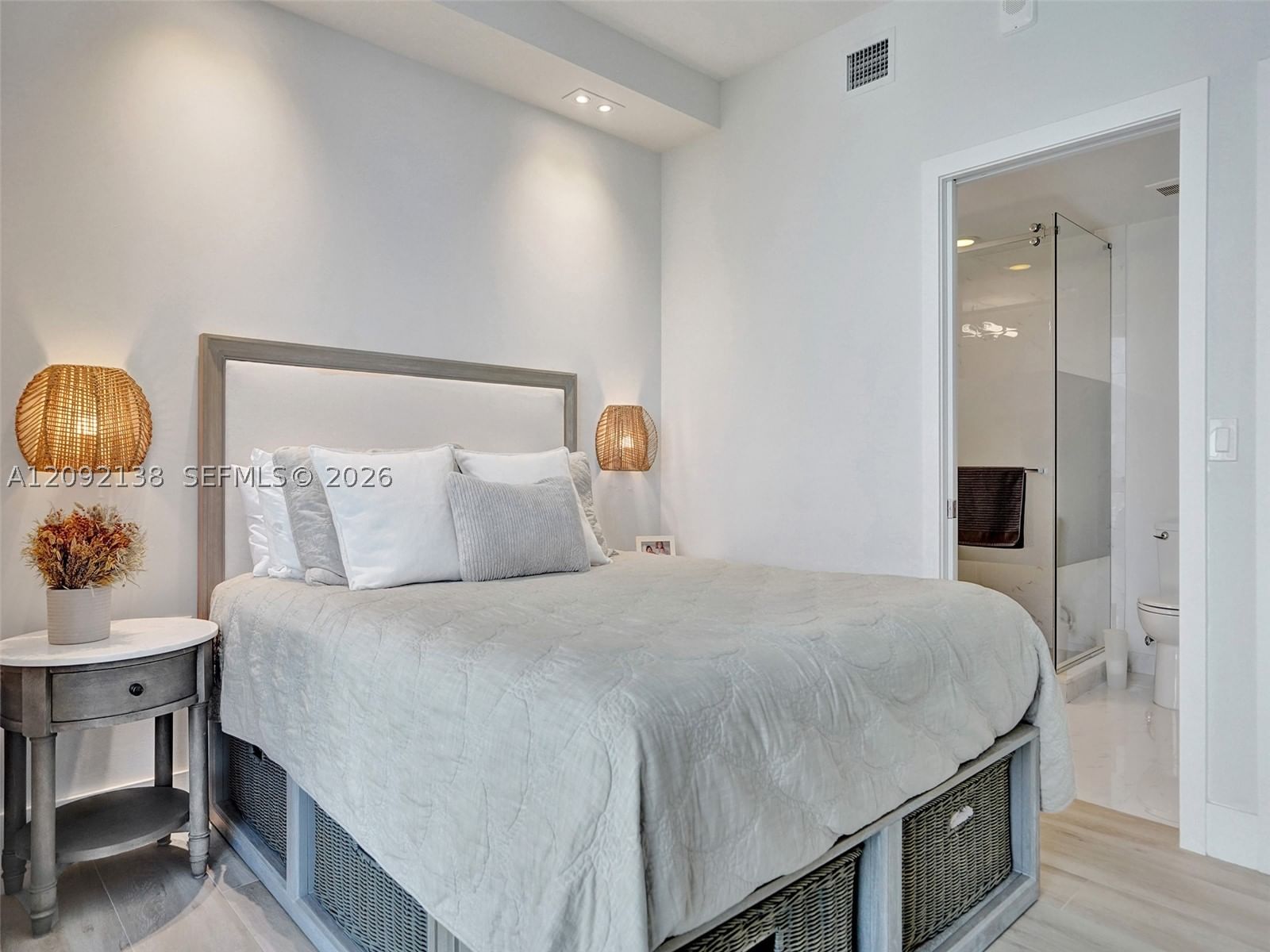Real estate property located at 16385 Biscayne Blvd #2107, Miami-dade, The Harbour North Condo, North Miami Beach, FL