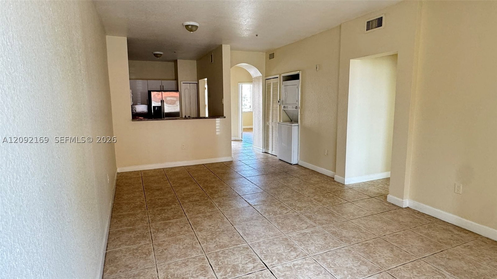 Real estate property located at 17650 73rd Ave #104-18, Miami-dade, Shoma Homes At Country Cl, Hialeah, FL