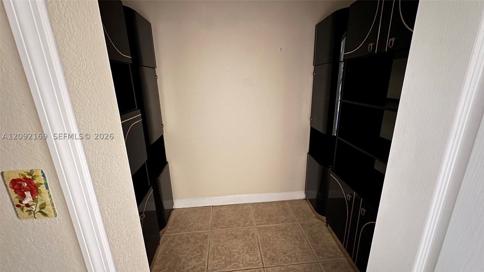 Real estate property located at 17650 73rd Ave #104-18, Miami-dade, Shoma Homes At Country Cl, Hialeah, FL