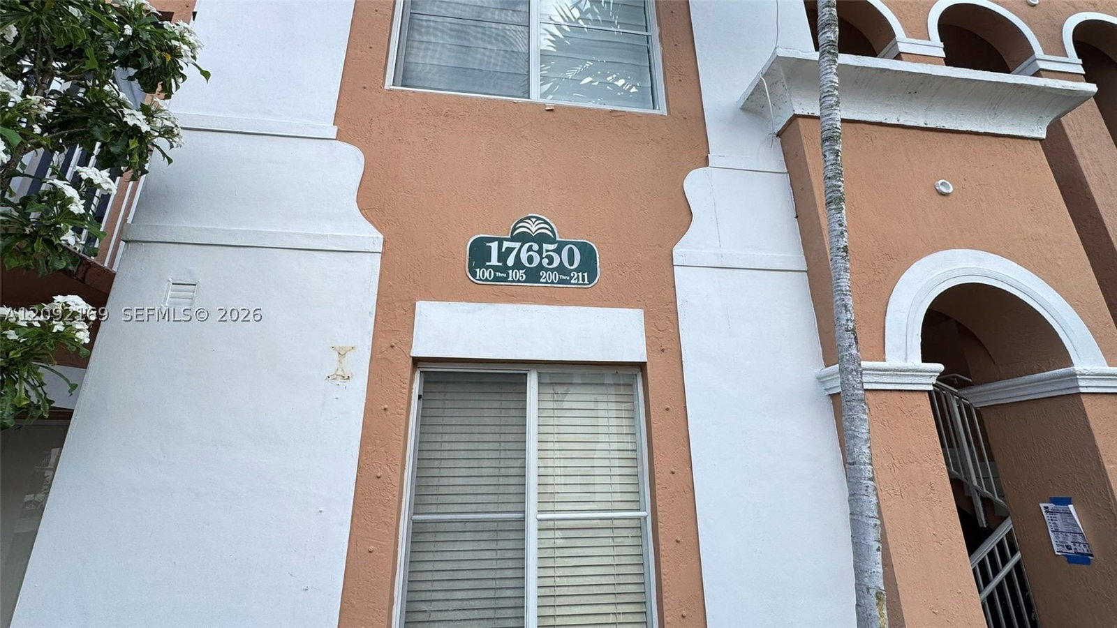 Real estate property located at 17650 73rd Ave #104-18, Miami-dade, Shoma Homes At Country Cl, Hialeah, FL