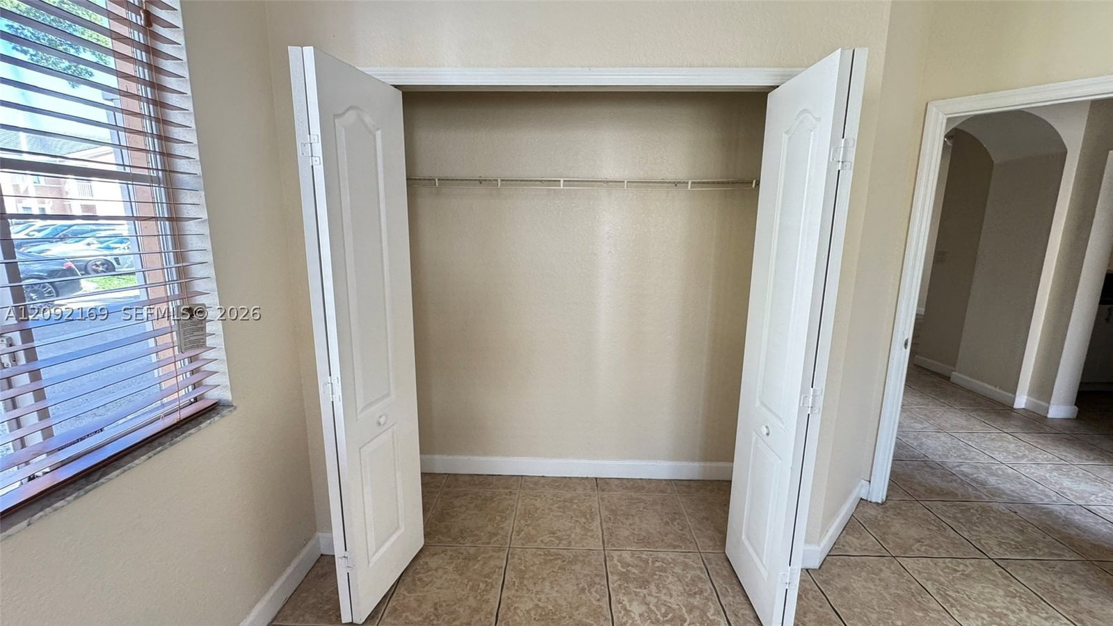 Real estate property located at 17650 73rd Ave #104-18, Miami-dade, Shoma Homes At Country Cl, Hialeah, FL