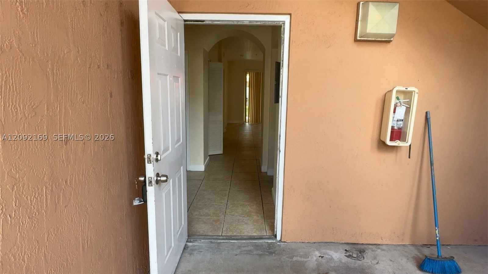 Real estate property located at 17650 73rd Ave #104-18, Miami-dade, Shoma Homes At Country Cl, Hialeah, FL