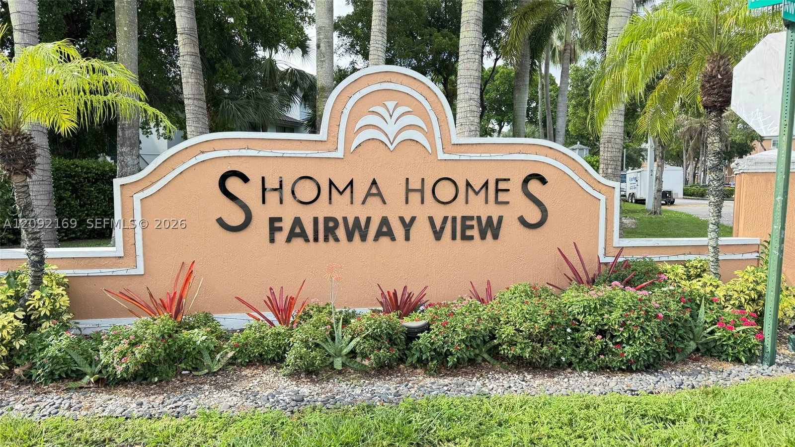 Real estate property located at 17650 73rd Ave #104-18, Miami-dade, Shoma Homes At Country Cl, Hialeah, FL