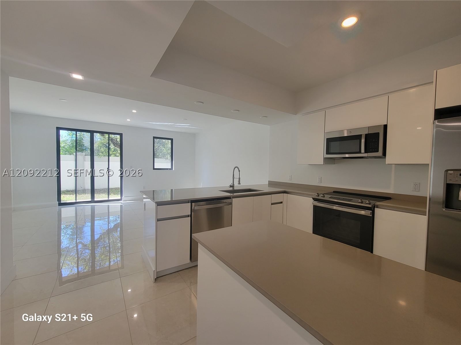 Real estate property located at 4141 Oak Pl, Broward, Oaks Place, Dania Beach, FL