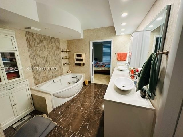 Real estate property located at 18911 Collins Ave #604, Miami-dade, Ocean Three Condo, Sunny Isles Beach, FL