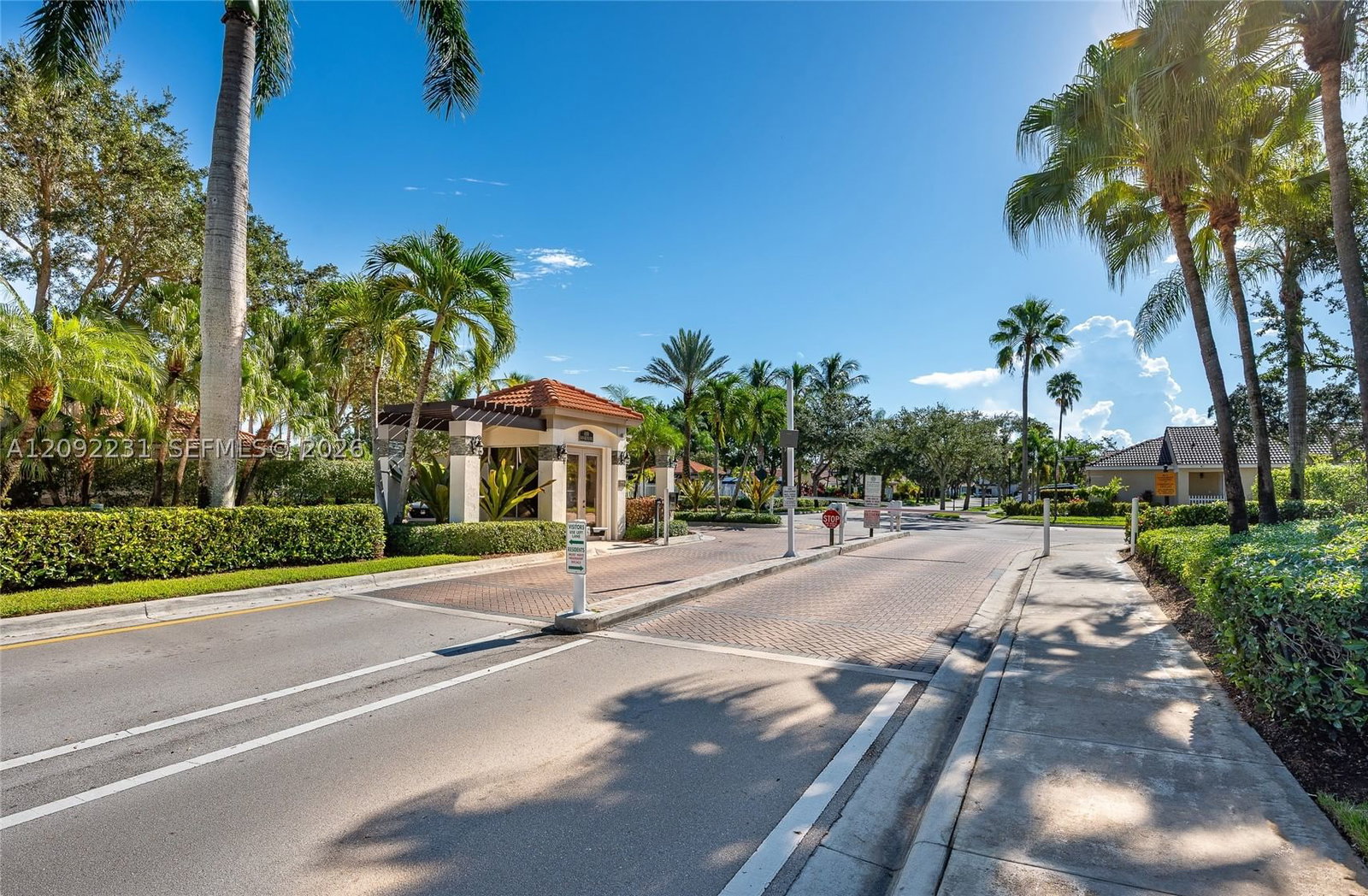 Real estate property located at 890 San Remo Dr, Broward, Sectors 3 & 4 Boundary Pl, Weston, FL