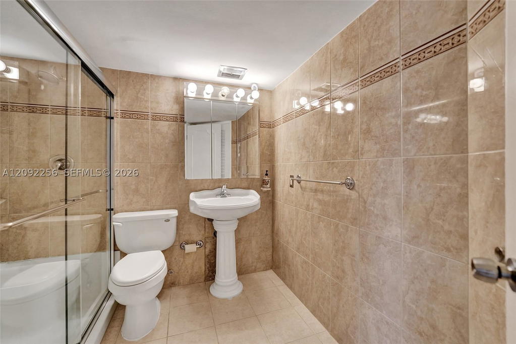 Real estate property located at 1936 Ocean #20D, Broward, Taromina Apts Co-op, Hallandale Beach, FL