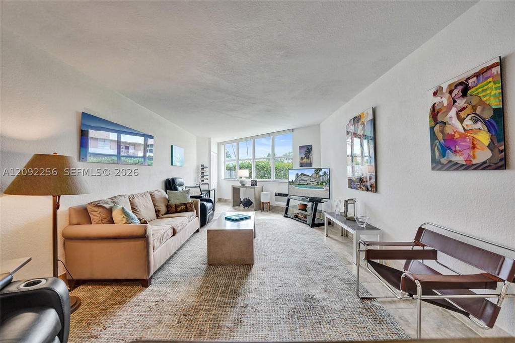 Real estate property located at 1936 Ocean #20D, Broward, Taromina Apts Co-op, Hallandale Beach, FL