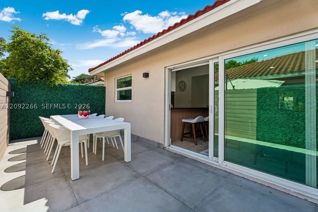 Real estate property located at 5771 98th Ct, Miami-dade, Patio Homes Of Doral Pine, Doral, FL