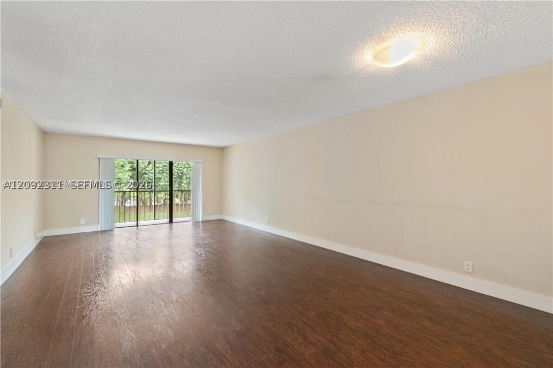 Real estate property located at 321 Lakeview Dr #204, Broward, Racquet Club Apartments A, Weston, FL