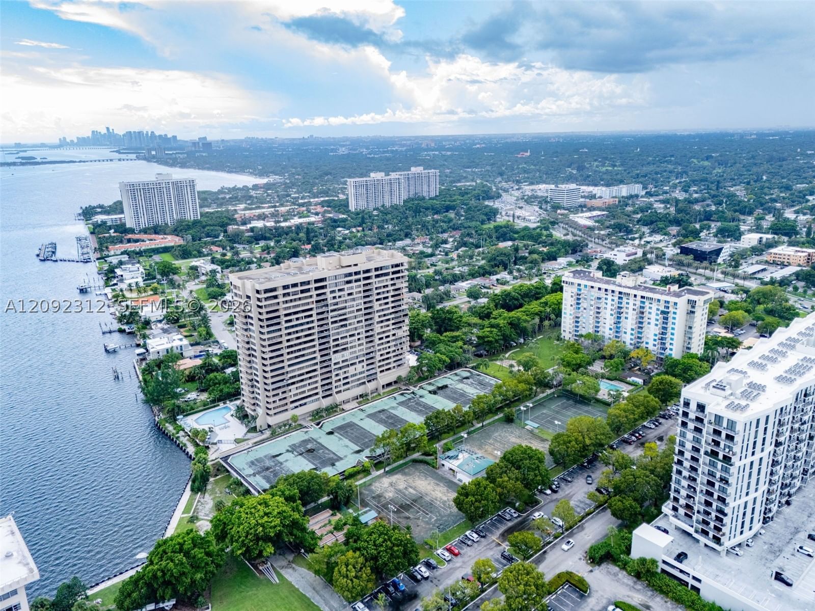 Real estate property located at 11111 Biscayne Blvd #6B, Miami-dade, Jockey Club Condo Unit Ii, Miami, FL