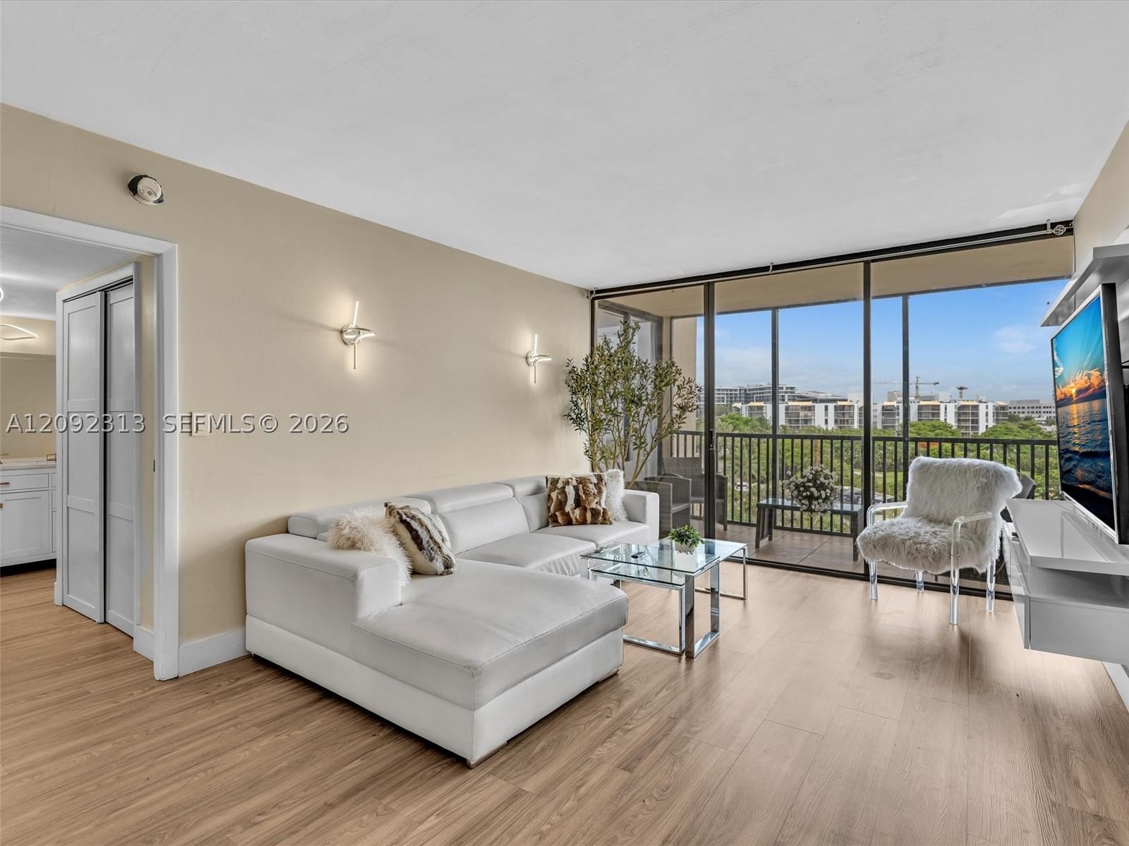 Real estate property located at 20301 Country Club Dr #622, Miami-dade, Coronado Condo- Tower Ii, Aventura, FL