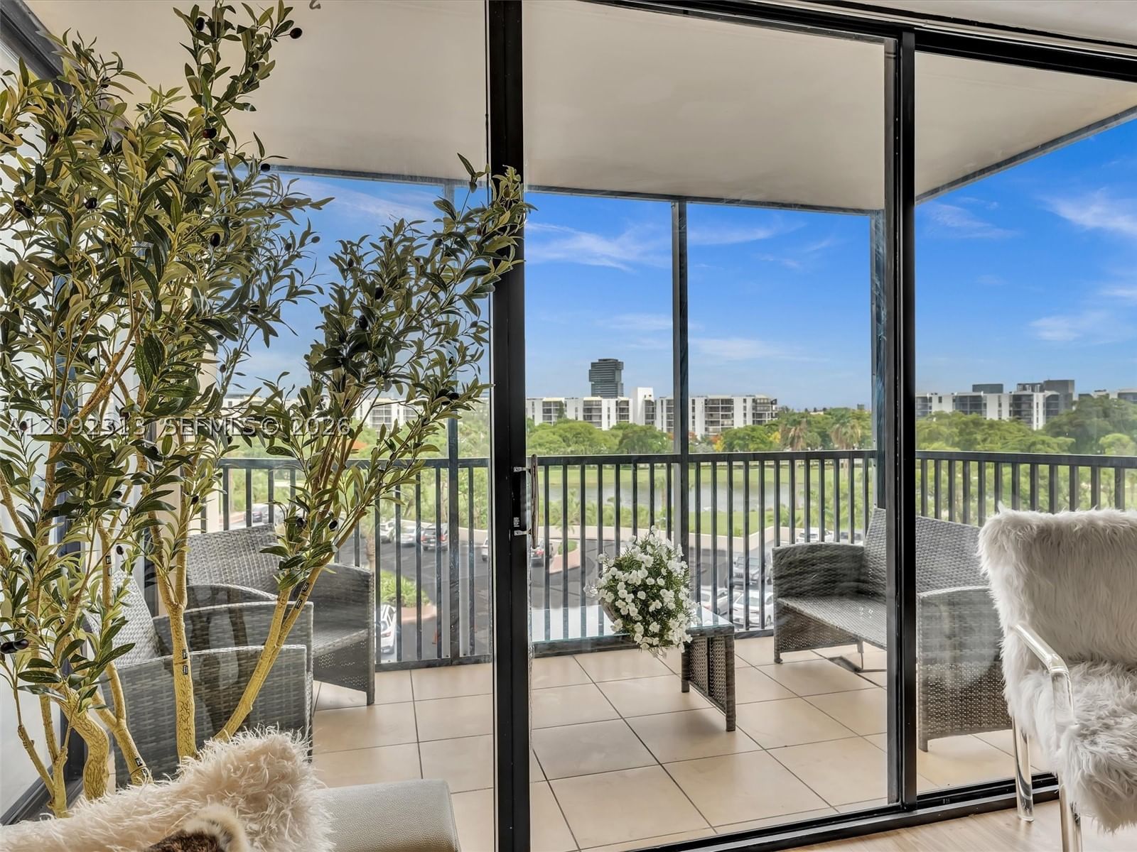 Real estate property located at 20301 Country Club Dr #622, Miami-dade, Coronado Condo- Tower Ii, Aventura, FL
