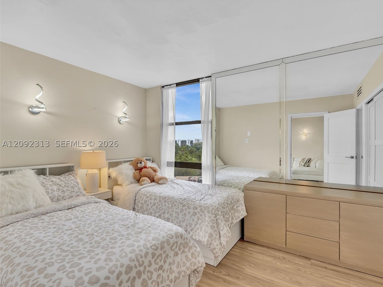 Real estate property located at 20301 Country Club Dr #622, Miami-dade, Coronado Condo- Tower Ii, Aventura, FL
