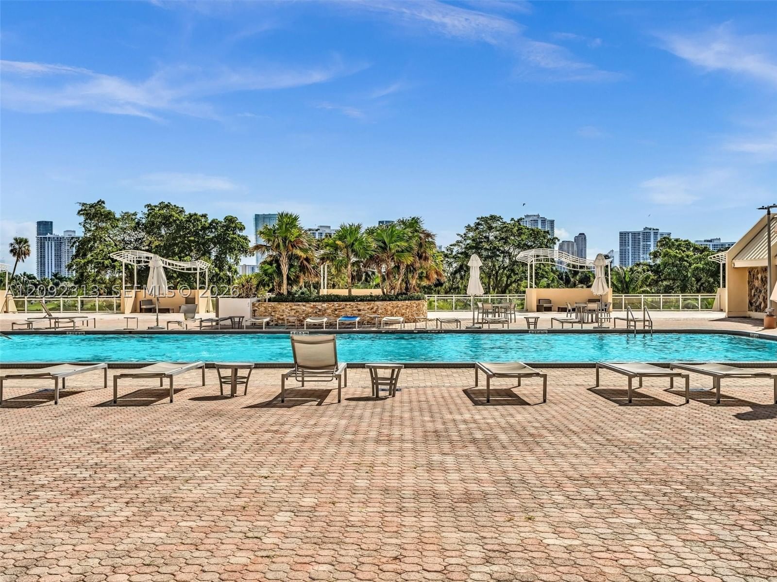 Real estate property located at 20301 Country Club Dr #622, Miami-dade, Coronado Condo- Tower Ii, Aventura, FL