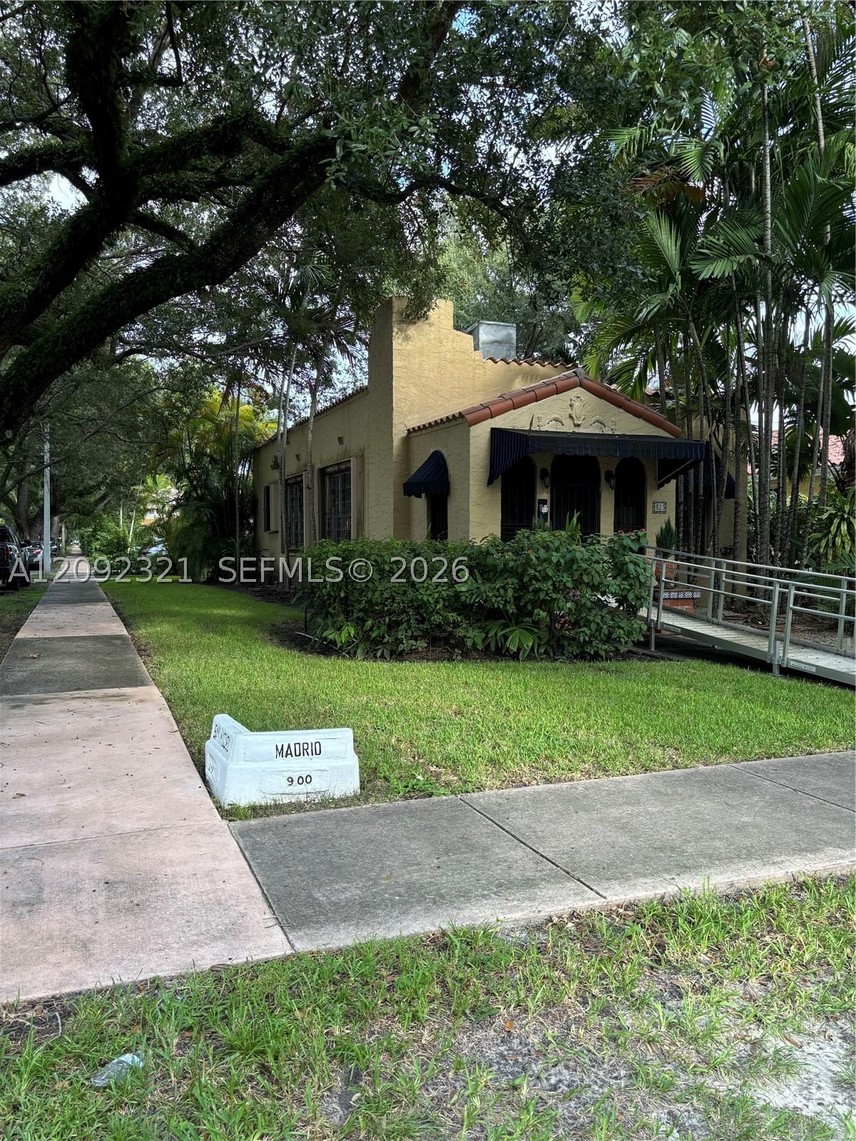 Real estate property located at 825 Madrid St, Miami-dade, C Gab Granada Sec Rev, Coral Gables, FL