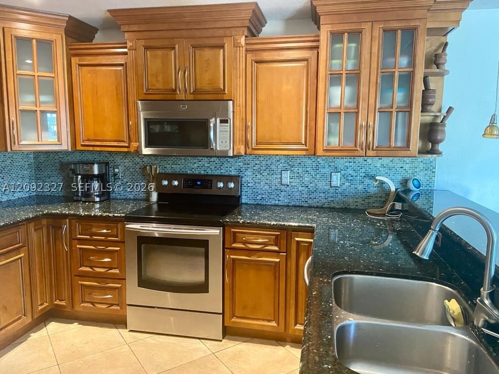 Real estate property located at 4046 Eastridge Dr, Broward, Crystal View Townhomes Pl, Deerfield Beach, FL