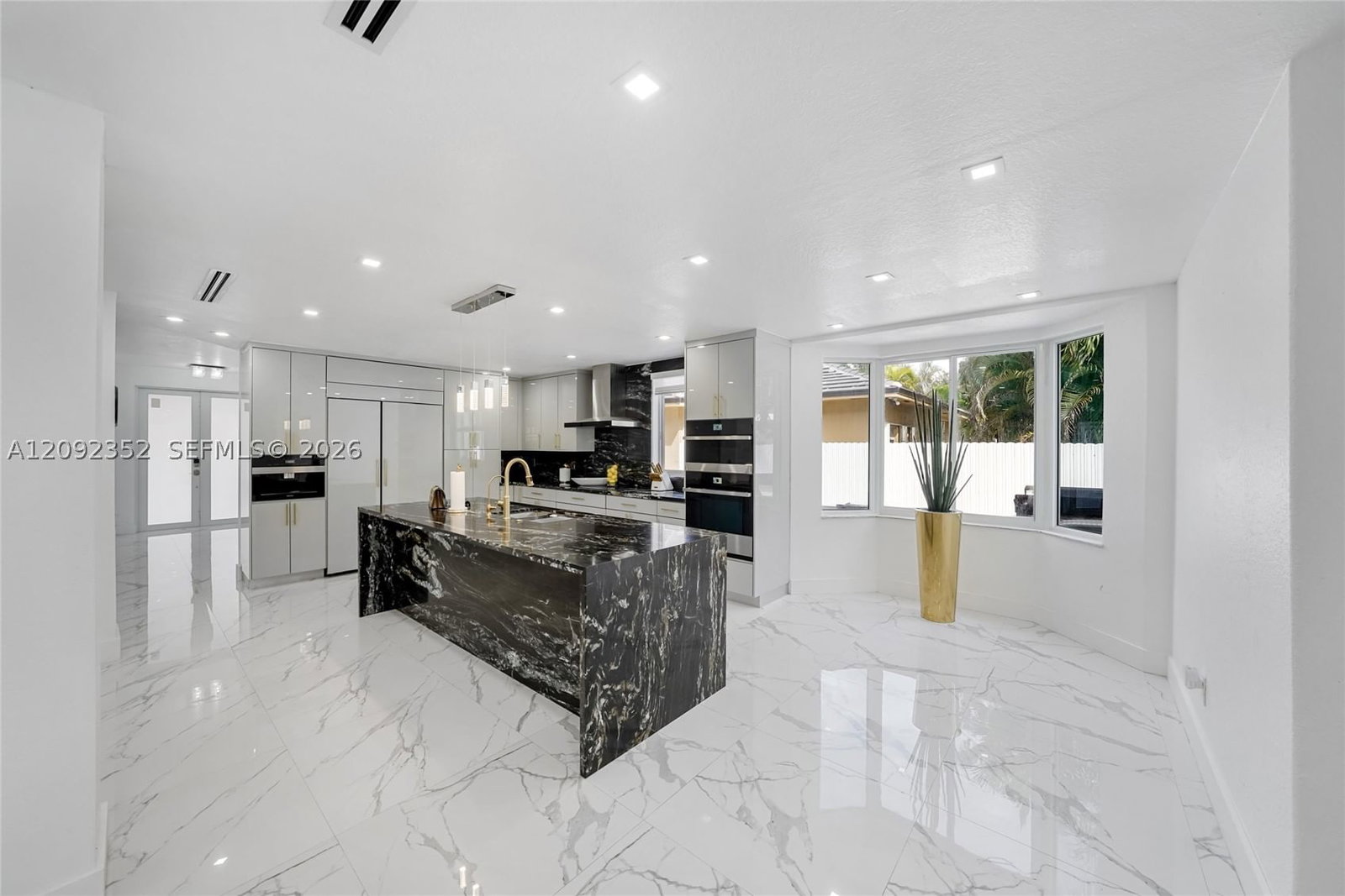 Real estate property located at 15123 87th Pl, Miami-dade, West Lakes Gardens 5th Ad, Miami Lakes, FL