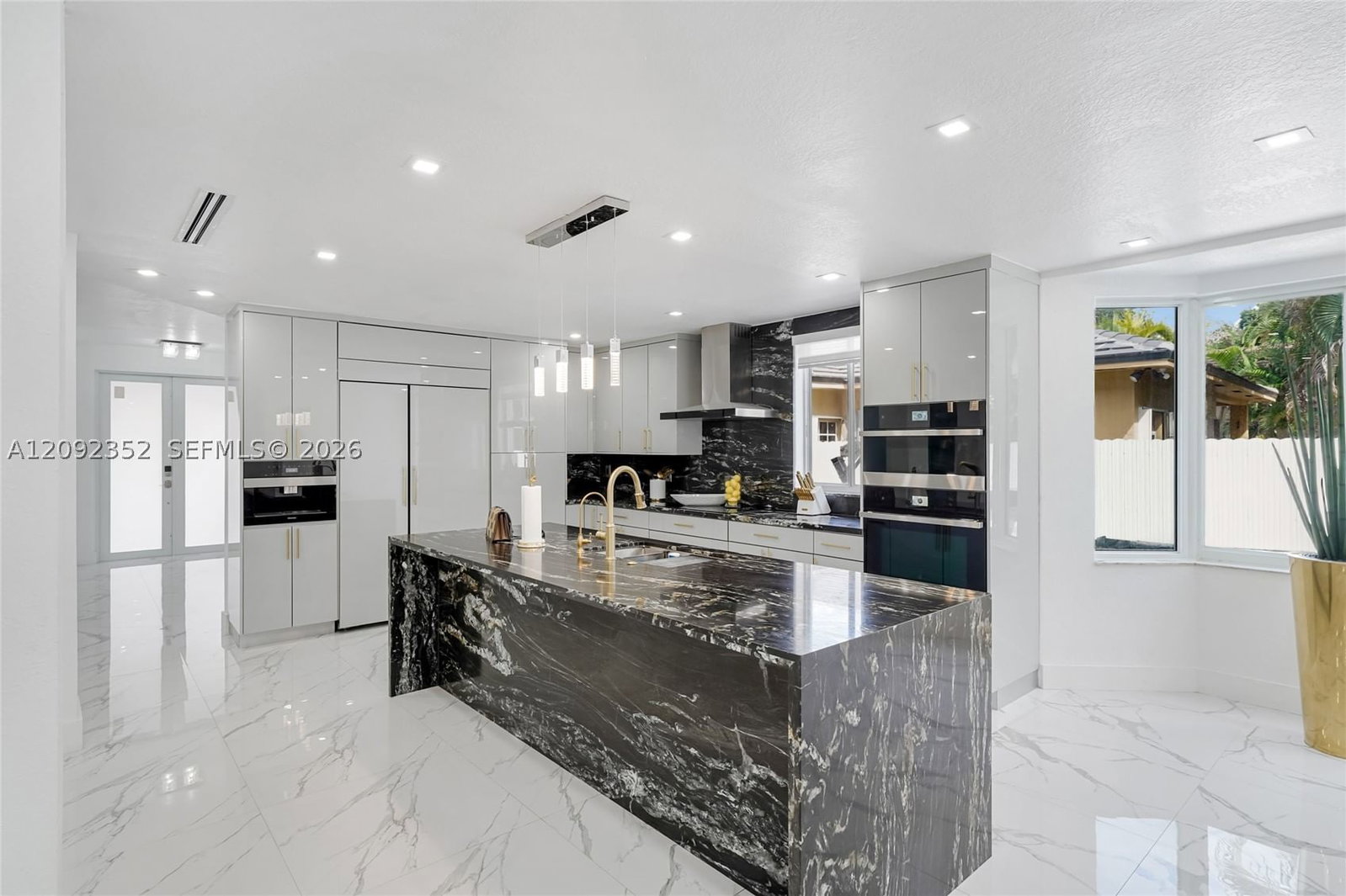 Real estate property located at 15123 87th Pl, Miami-dade, West Lakes Gardens 5th Ad, Miami Lakes, FL