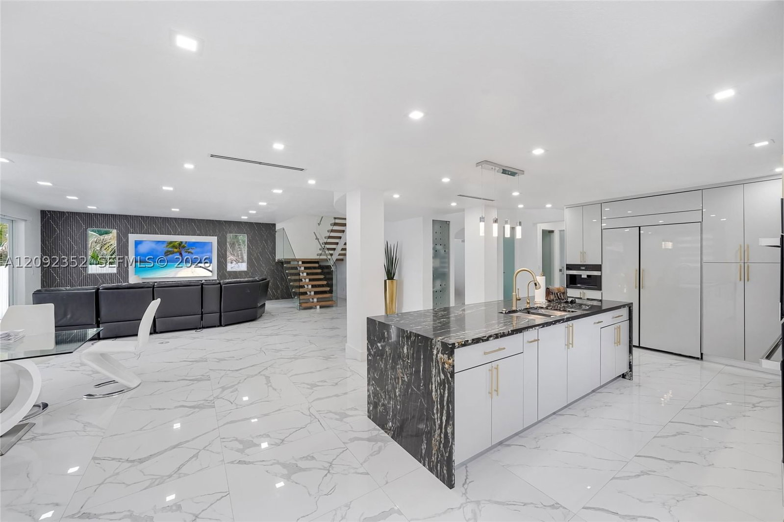 Real estate property located at 15123 87th Pl, Miami-dade, West Lakes Gardens 5th Ad, Miami Lakes, FL