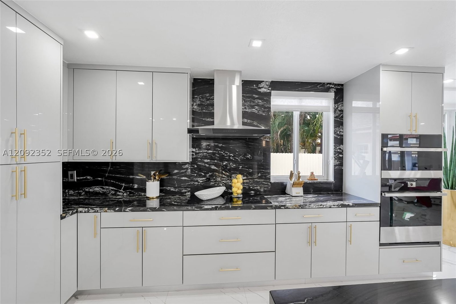 Real estate property located at 15123 87th Pl, Miami-dade, West Lakes Gardens 5th Ad, Miami Lakes, FL