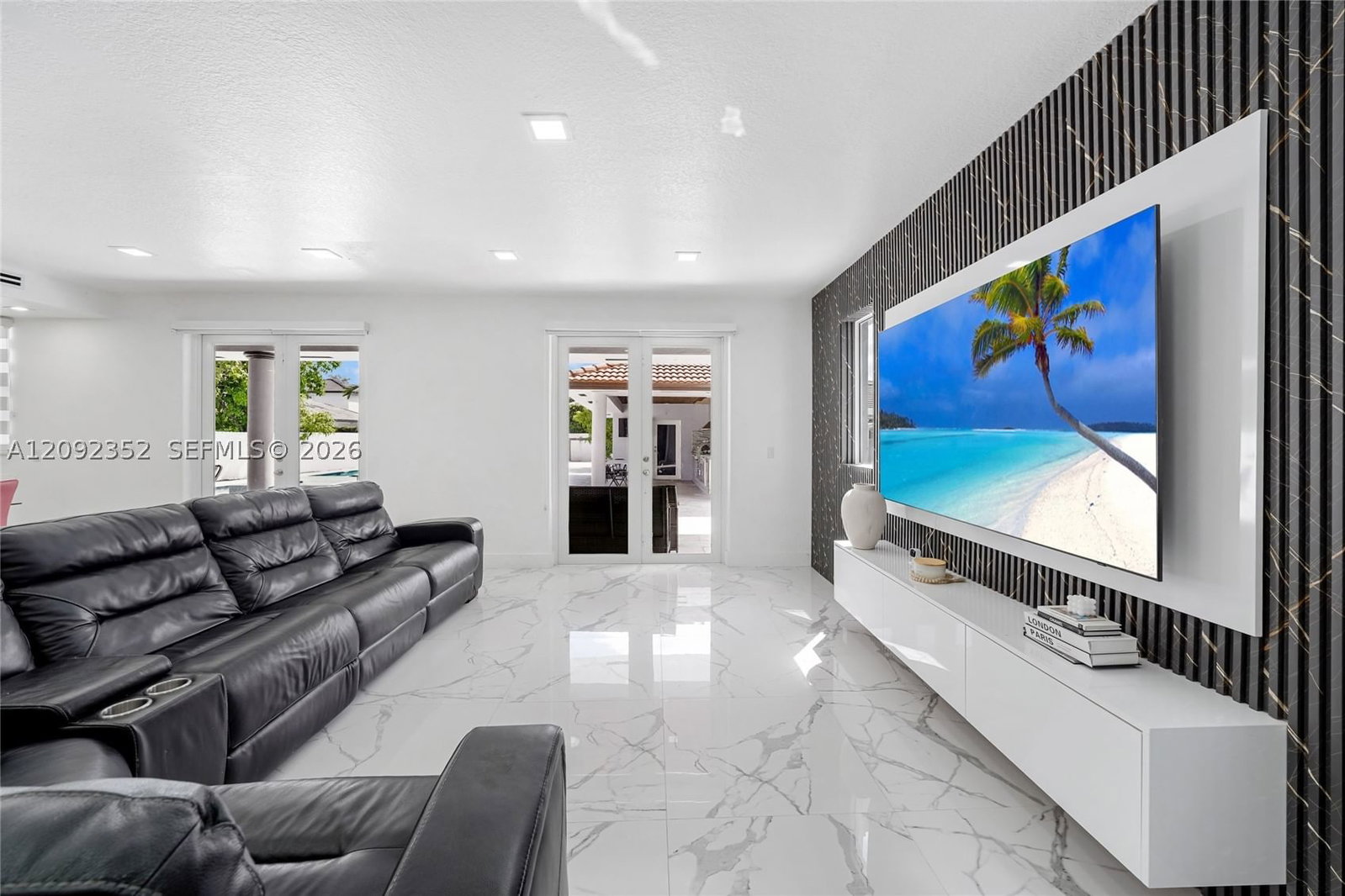 Real estate property located at 15123 87th Pl, Miami-dade, West Lakes Gardens 5th Ad, Miami Lakes, FL
