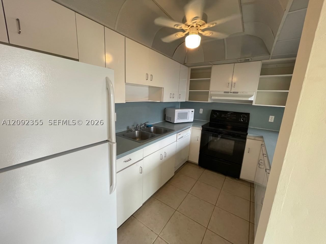 Real estate property located at 9431 Live Oak Pl #203, Broward, Live Oak Condo Twelve, Davie, FL