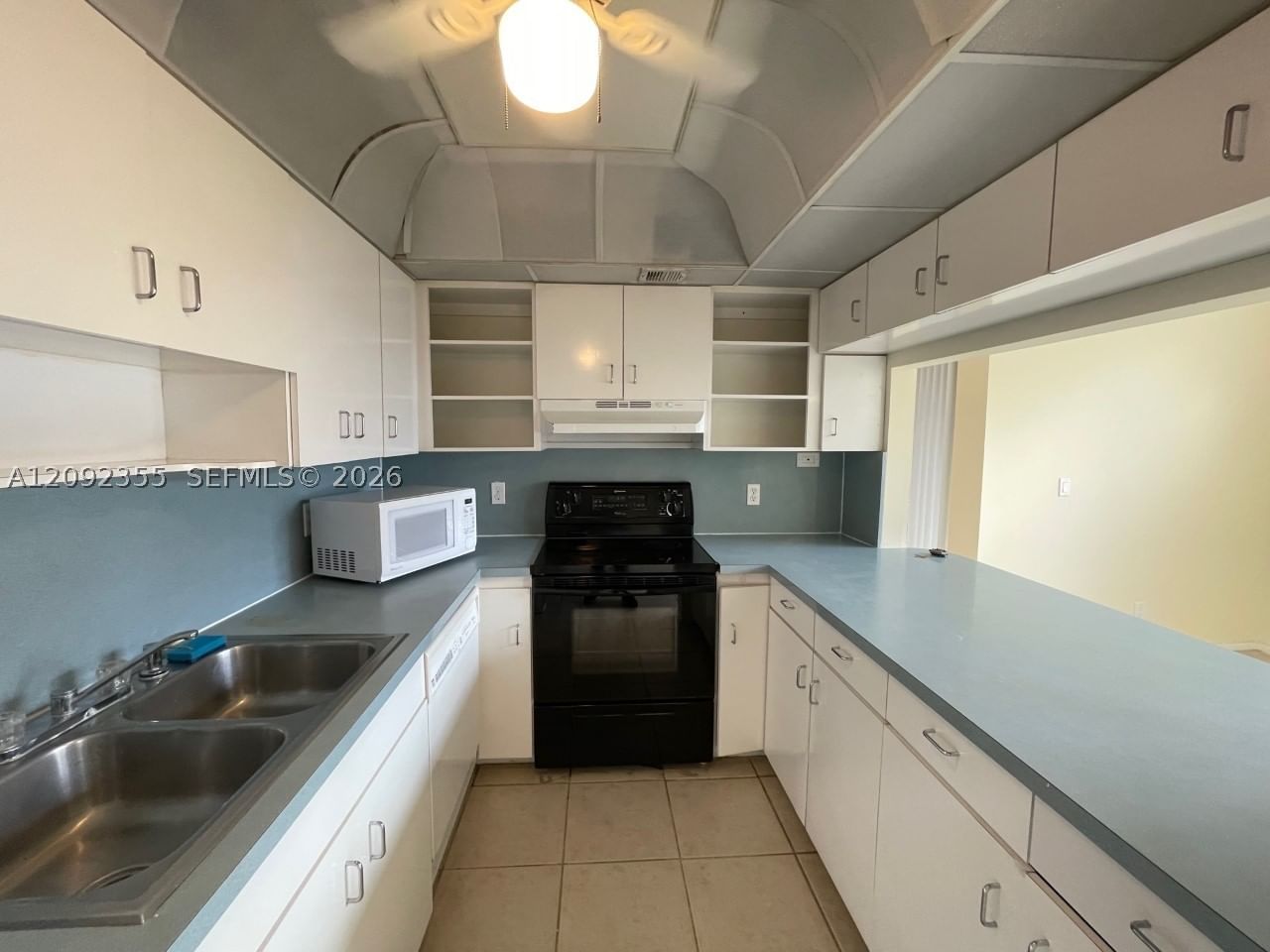 Real estate property located at 9431 Live Oak Pl #203, Broward, Live Oak Condo Twelve, Davie, FL