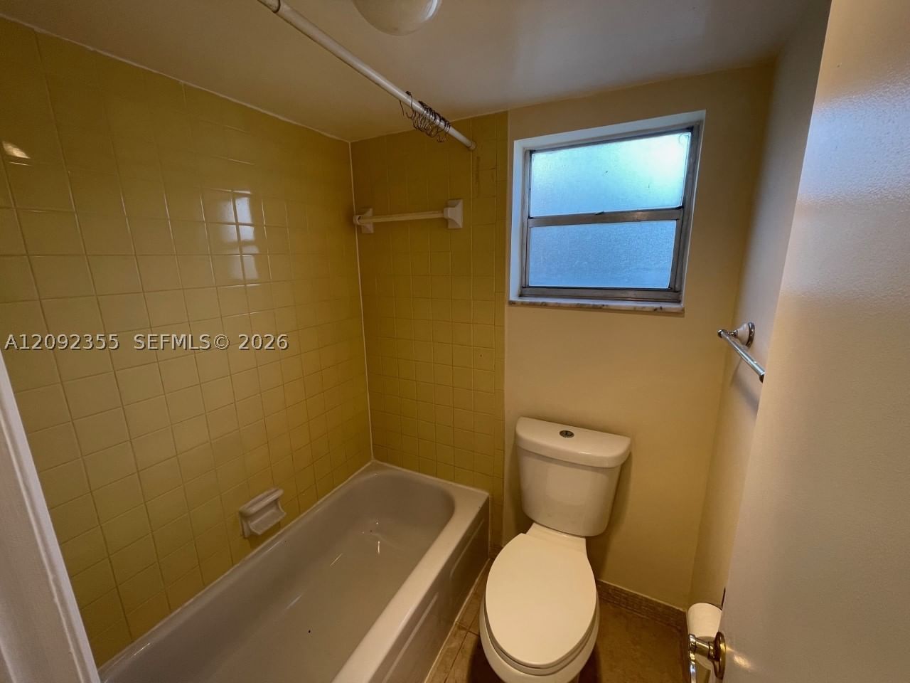 Real estate property located at 9431 Live Oak Pl #203, Broward, Live Oak Condo Twelve, Davie, FL