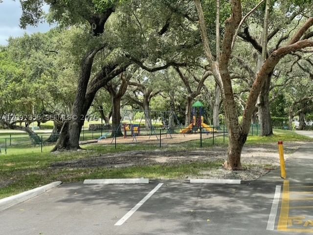 Real estate property located at 9431 Live Oak Pl #203, Broward, Live Oak Condo Twelve, Davie, FL