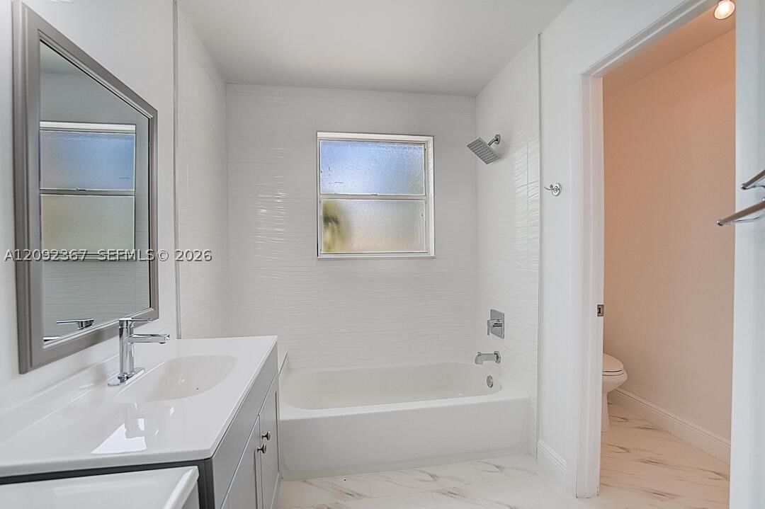 Real estate property located at 10701 10th Ct, Broward, Scarborough Ii, Davie, FL