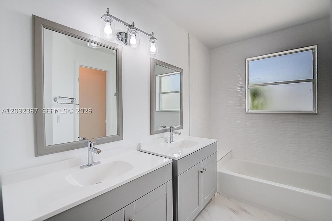Real estate property located at 10701 10th Ct, Broward, Scarborough Ii, Davie, FL